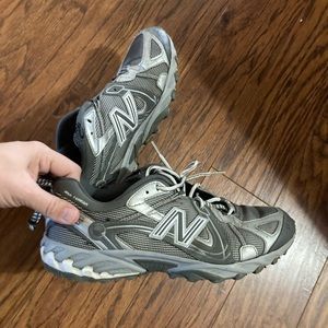 New Balance women’s size 12. Need new laces. GUC.